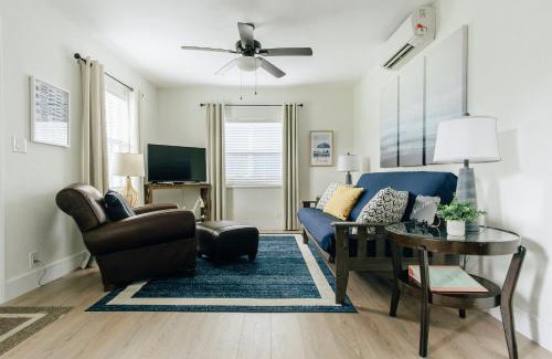 Pompano Beach Apartamento | New & Blue - 2 blocks to the beach