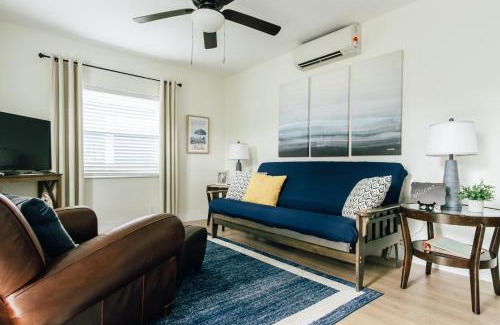Pompano Beach Apartamento | New & Blue - 2 blocks to the beach