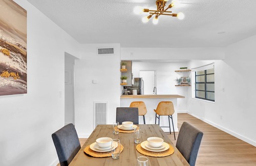 West Hollywood Apartamento | NEW* Boho Chic Chateau Unit #2