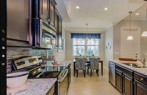 Bonita Springs Condominio | Nuevo condominio de Bonita Springs ubicado cerca de Nápoles, playas, restaurantes y tiendas.