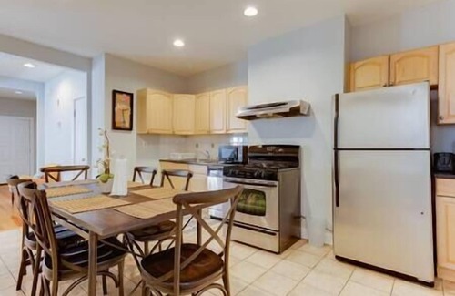 Dudley - Brunswick King Condominio | NEW! Boston Condo Near MBTA, 3Mi to Fenway! (U1)