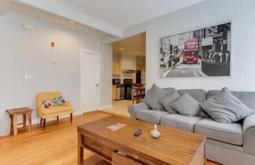 Dudley - Brunswick King Casa | NEW! Boston Full Home Near MBTA! 3 Mi To Fenway!
