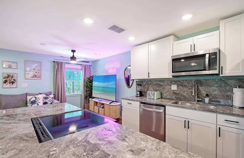 South Bradenton Condominio | *NEW* Bradenton Bliss Basecamp - 5bed 2bath Sleeps 10