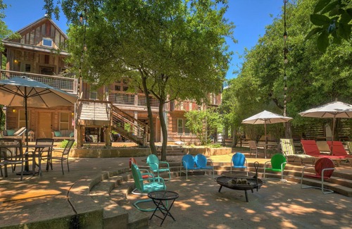Gruene Casa | New Braunfels' Riverside Retreat Near Gruene Hall