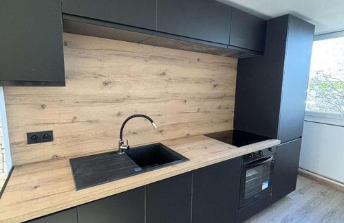 Laval Apartamento | New, bright apartment