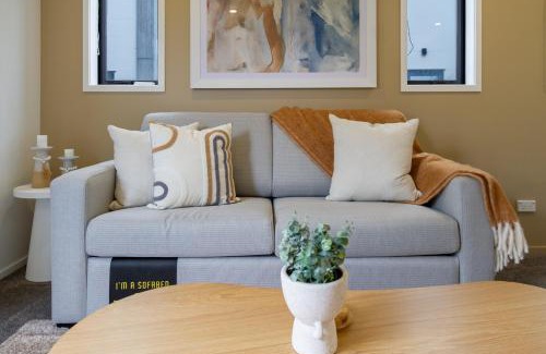 New Brighton Apartamento | New Brighton Beach Explore - King Bed and sofa bed