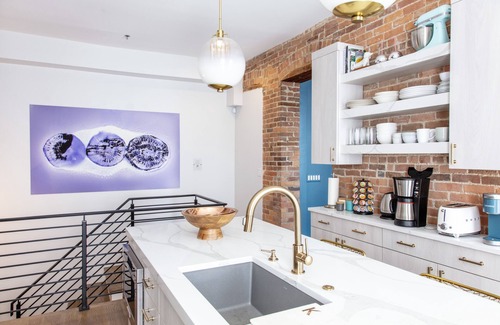 Brush Park Condominio | NEW! Brush Park Brilliance! Walk->Stadiums DT Luxe 3BR