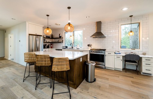 New Buffalo Casa | New Buffalo Beauty With Private Heated Pool!