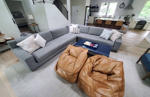 New Buffalo Casa | New Buffalo Beauty With Private Heated Pool!