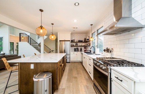 New Buffalo Casa | New Buffalo Beauty With Private Heated Pool!