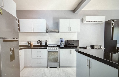Bacocho Casa | New Build 10 min walk to the Turtle Release Beach -Pool - 2 mins to downtown
