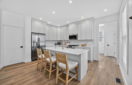 Northeast South Bend Casa | NEW BUILD COMPLETTION July2025 4 bed 3 bath. View of Notre Dame.