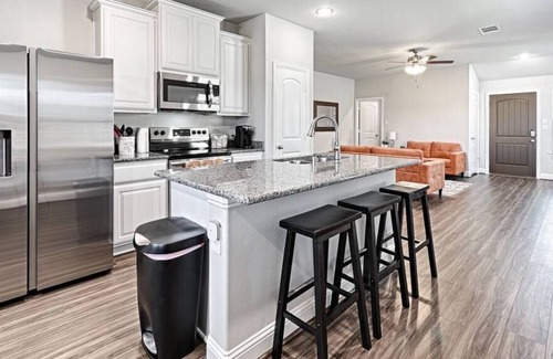 Greenville Casa | ✨ NEW BUILD 4BD 2BA Cheerful Bright Home! 🆕