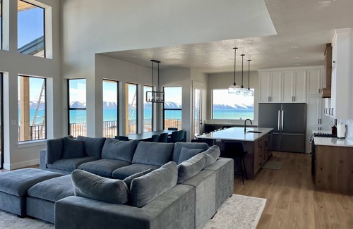 Fish Haven Casa | NEW BUILD! Bear Lake Escape. Spacious 6-bedroom house w/ Private Beach Access!