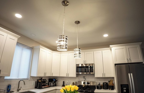 Hayes Casa | New Build: Blue Rooftop& Patio min's from Downtown, Duke, NCCU, Hospital,