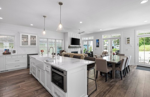 Lakeside Casa | New Build Lakeside Cottage 2022 Modern Conveniences with Cottage Feel