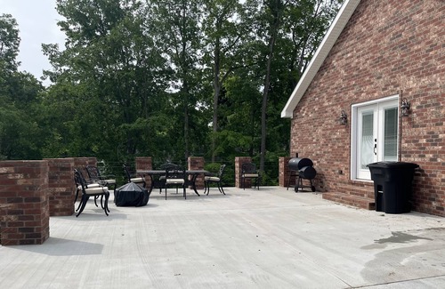 Gilbertsville Casa | NEW BUILD!- Lakeway Getaway- within minutes of local marina. Pet friendly!