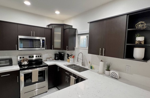 West Little River Casa | NEW BUILD! Luxury 3 Bedroom / 2 Bathroom Private Clean Home - MIAMI☀️🏝