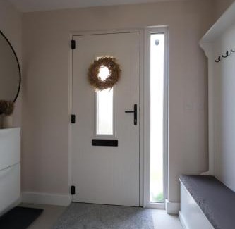 Rushmoor District Casa | NEW-BUILD Luxury House for Families and Contractors, NamisSuites Serviced Apartment - Farnborough