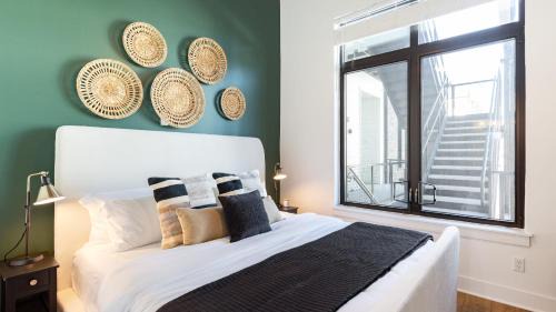 Nashville Casa | New Build Sleeps 12 2 Condos Modern Design Near Downtown Nashville