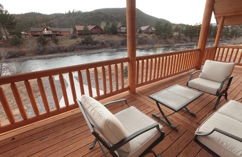 South Fork Casa | New Build - South Fork Retreat with river view! 5 BR for 14!