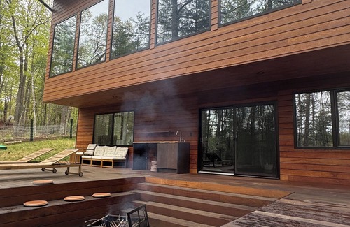 St Germain Casa | New build unique B Family At The Lake Cabin