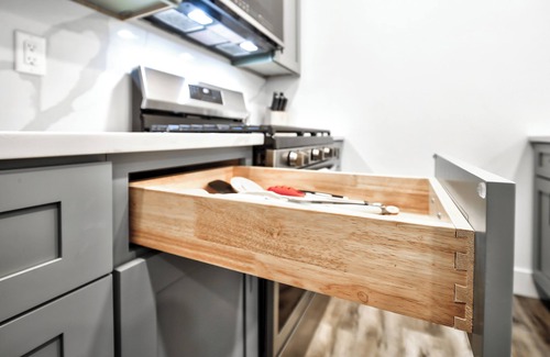 Juneau Condominio | New build w/AC, washer, etc.