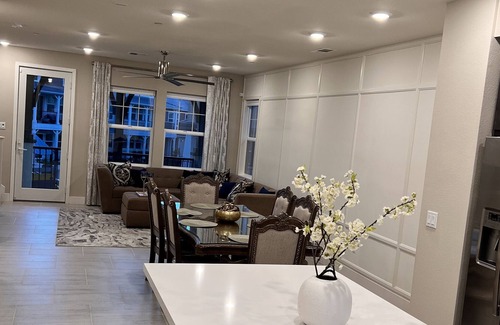 San Ramon Casa | New built luxury Home: Hiking, Park, Golf, Parking, Near Downtown Restaurants