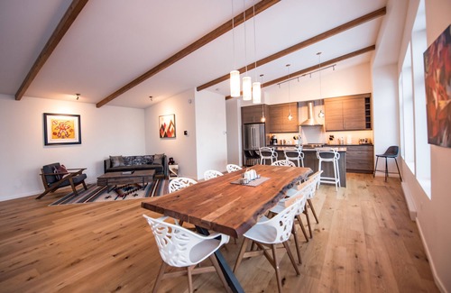 Golden Casa | Casa nueva, moderna, con acceso directo a las pistas de esquí, con excelentes vistas del valle del río Columbia