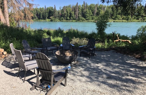 Soldotna Cabina | New Cabin and 150' of Private Kenai Riverfront fishing.