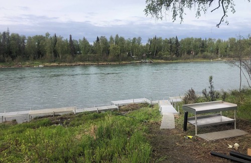 Soldotna Cabina | New Cabin and 150' of Private Kenai Riverfront fishing.