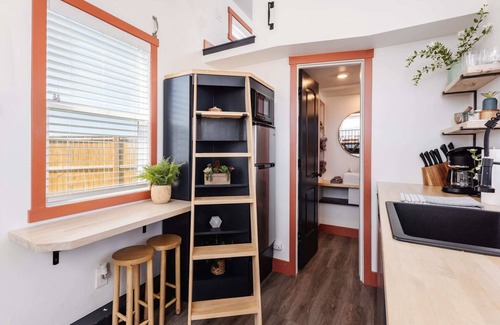Apple Valley Apartamento | New calm & relaxing Tiny House w/deck near ZION