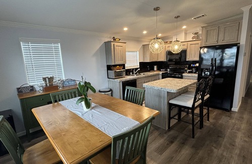 Welaka Casa | New canal home only 5 lots from the St Johns River