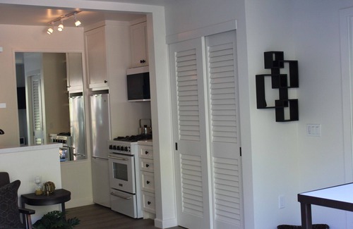 Diamond Crestview Casa | NEW!! Canyon Retreat w/View. Walk to Beach and Town