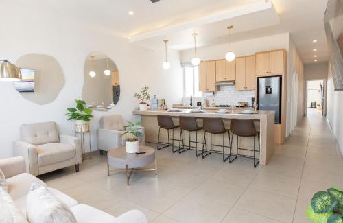 Ulbrich Apartamento | New Casa Balandra with Gated Parking at Casas Sanblu