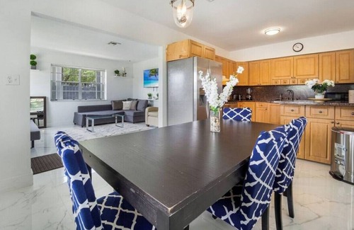 Hallandale Beach Villa | NEW Casa Playa I Outdoor Patio I 10min to beach