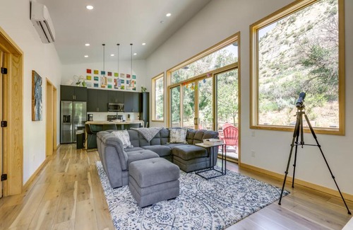 New Castle Casa | New Castle Getaway with Grill and Mountain Views!