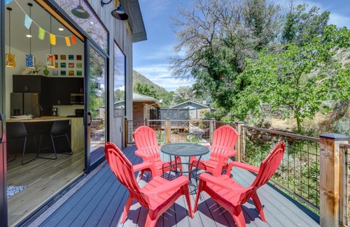 New Castle Casa | New Castle Getaway with Grill and Mountain Views!