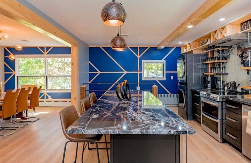 South Fallsburg Casa | *NEW* Catskills Brick House w/Hot tub/Game Rm etc!