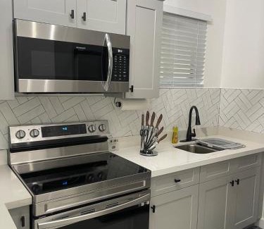 Barbican Apartamento | New Central 2 bed 2 bath Apartment with pool