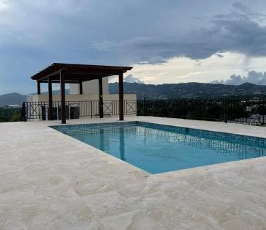 Barbican Apartamento | New Central 2 bed 2 bath Apartment with pool
