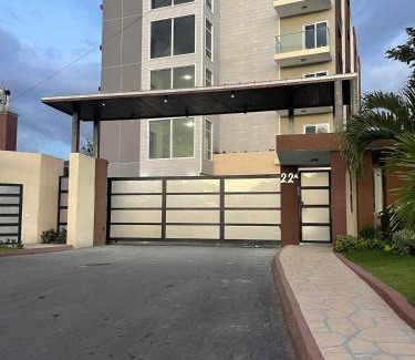 Barbican Apartamento | New Central 2 bed 2 bath Apartment with pool