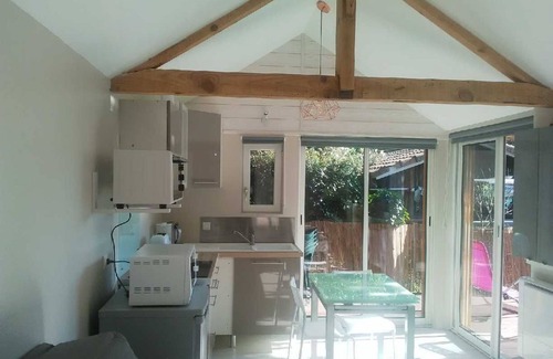 Gujan-Mestras Chalet De Esquí | Chalet nuevo y jardin.