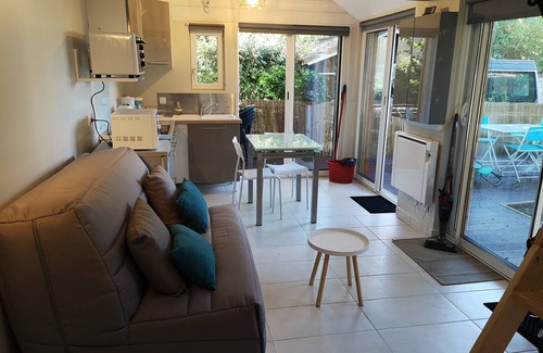 Gujan-Mestras Chalet De Esquí | Chalet nuevo y jardin.