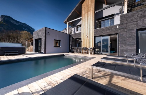 Lathuile Chalet De Esquí | New Chalet Bamboo