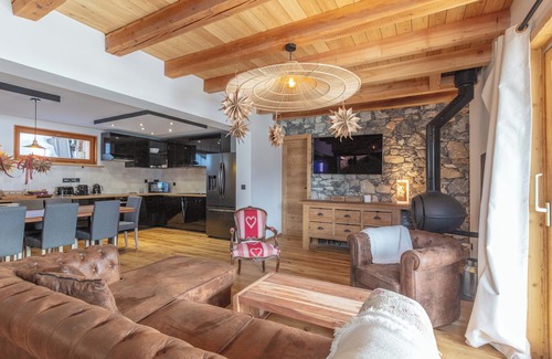 Montgenevre Chalet De Esquí | *New* Chalet Mandarine, luxury chalet for 13 people w/sauna and jacuzzi