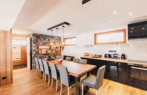 Montgenevre Chalet De Esquí | *New* Chalet Mandarine, luxury chalet for 13 people w/sauna and jacuzzi