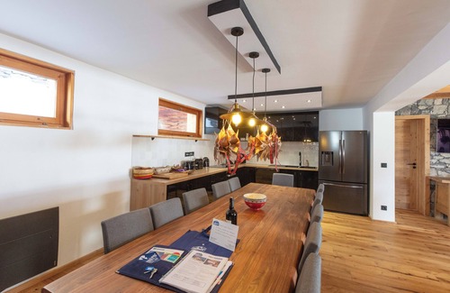 Montgenevre Chalet De Esquí | *New* Chalet Mandarine, luxury chalet for 13 people w/sauna and jacuzzi