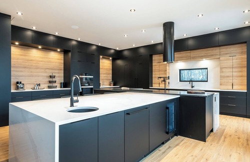 La Conception Casa | NEW! Chalet Mont-Steele | 5 Bedrooms | Hot tub | Outdoor Pool / Tremblant Living