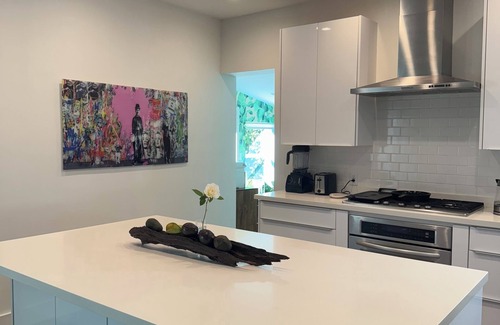 Surfside Casa | New! Charming 3-bed modern beach house with beautiful garden